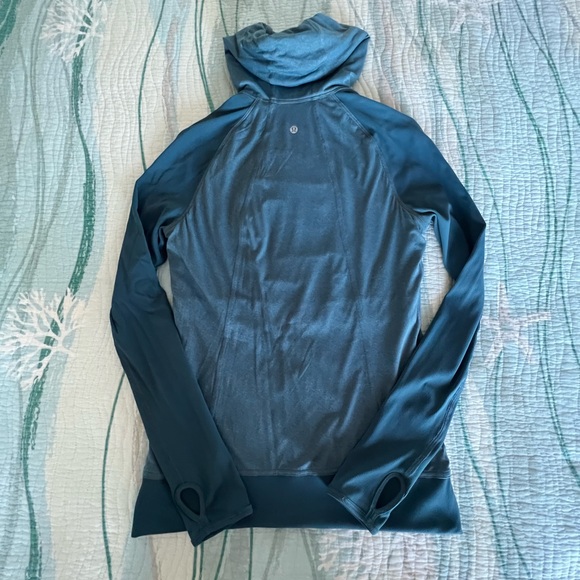 Lululemon reversable jacket in teal green. - Picture 2 of 4